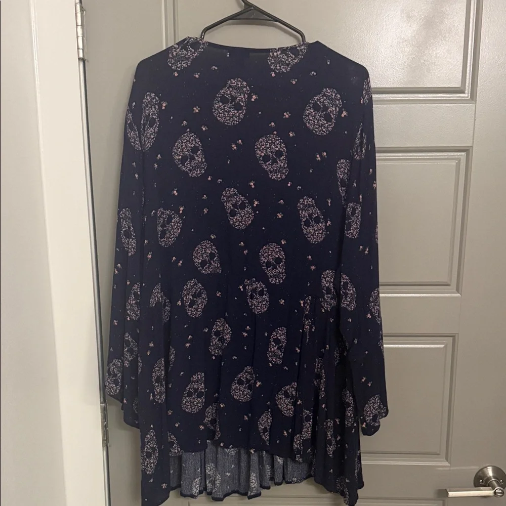 Torrid Dark Blue Skull Long Sleeve Top - Picture 2 of 4